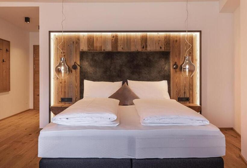 پانسیون Rohrmooser Schlössl