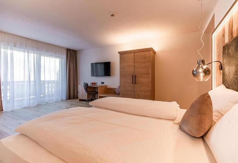 پانسیون Rohrmooser Schlössl