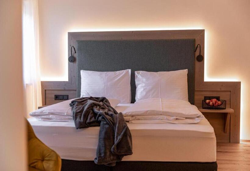 پانسیون Rohrmooser Schlössl