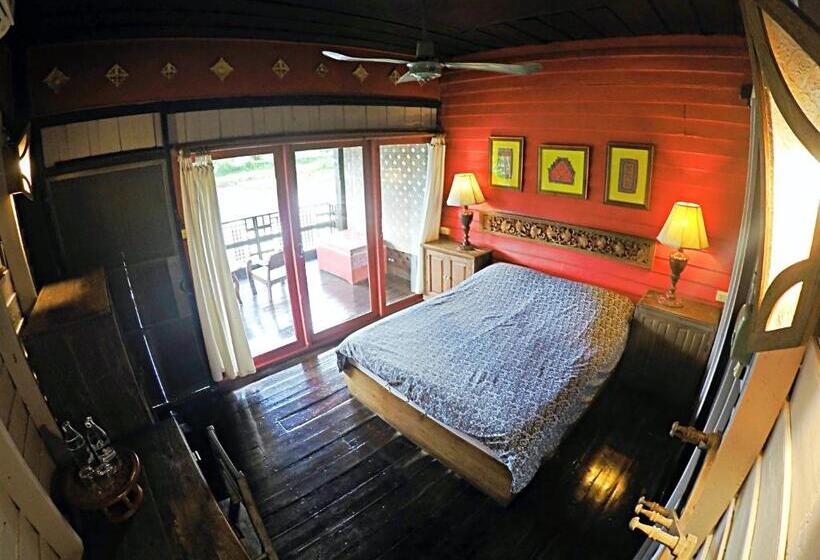 هاستل The Riverside Guest House
