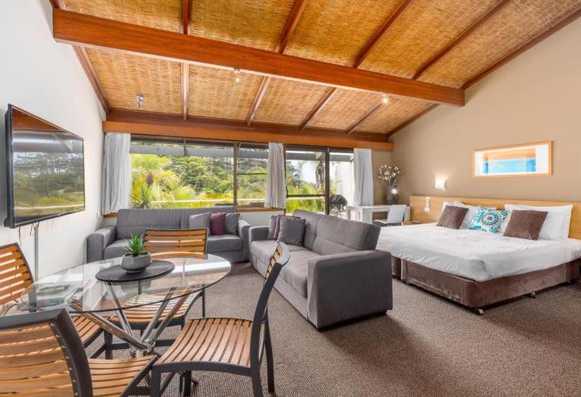 Nautilus Beachfront Villas & Spa