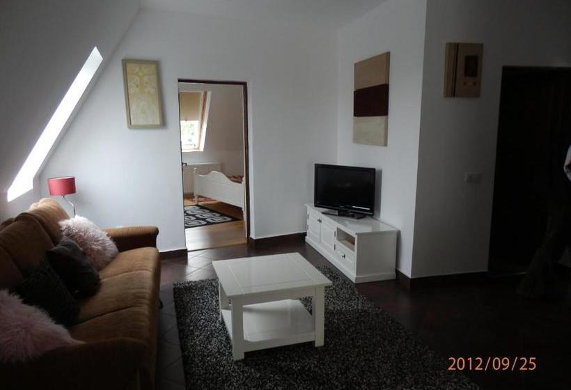 Pannonia Rooms And Apartments