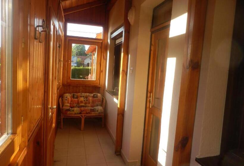 پانسیون Rt Home Vendégház