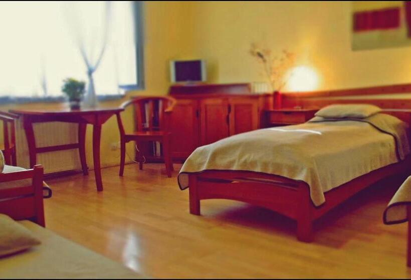 پانسیون The Zen Hostel   Posticum