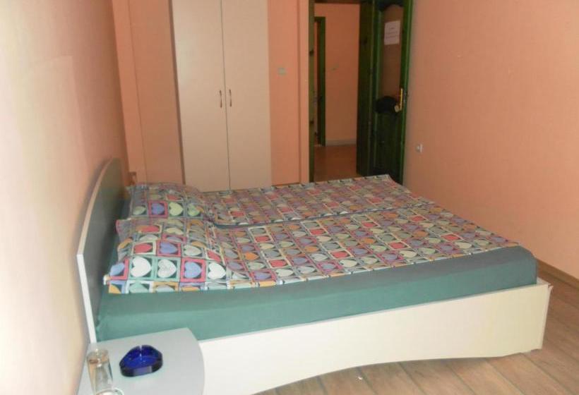 پانسیون Villa Mari Guest Rooms