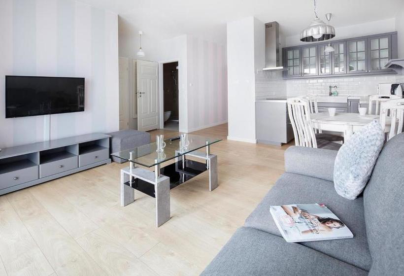 هتل Poznan Apartments Towarowa