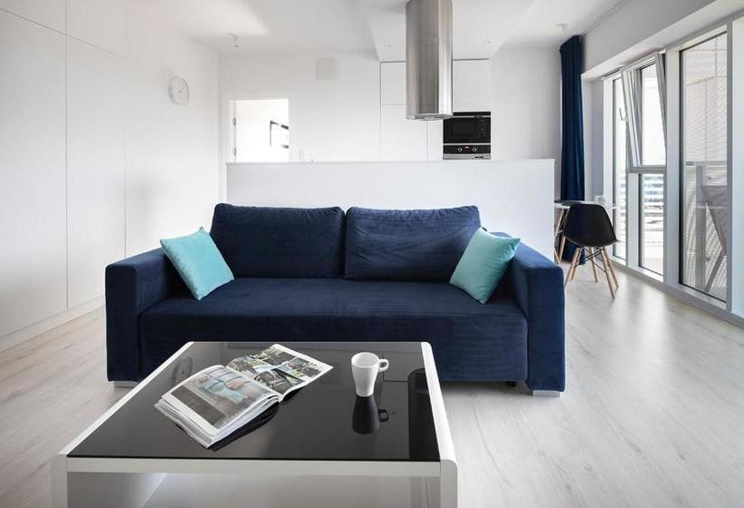 هتل Poznan Apartments Towarowa