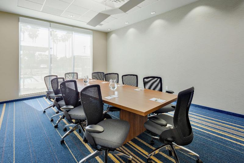 هتل  hampton Inn & Suites San Diego Airport Liberty Station