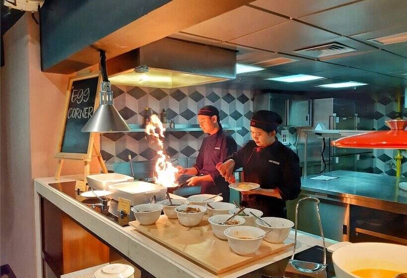 هتل Swissbelresidences Rasuna Epicentrum