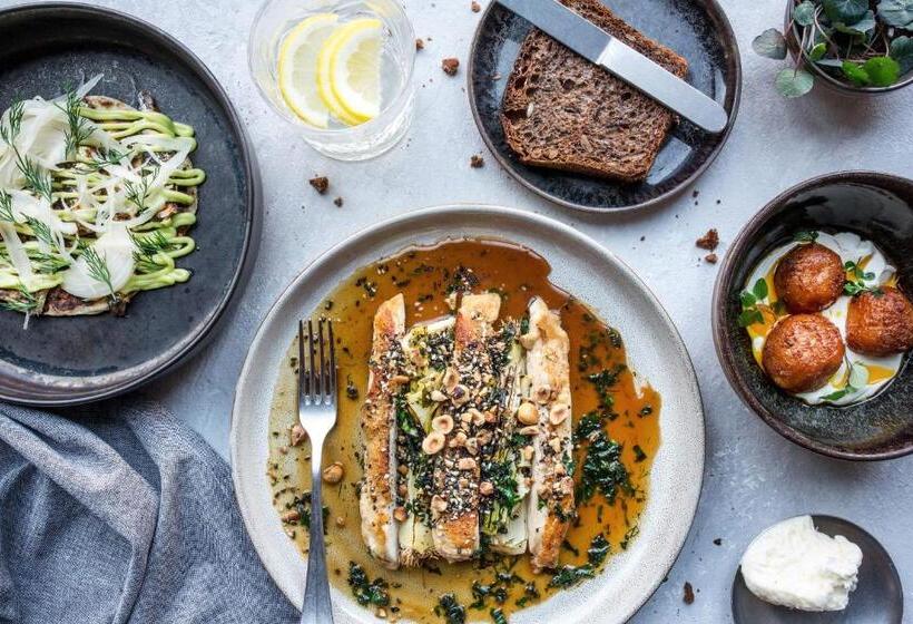 هتل The Bridge Wroclaw  Mgallery