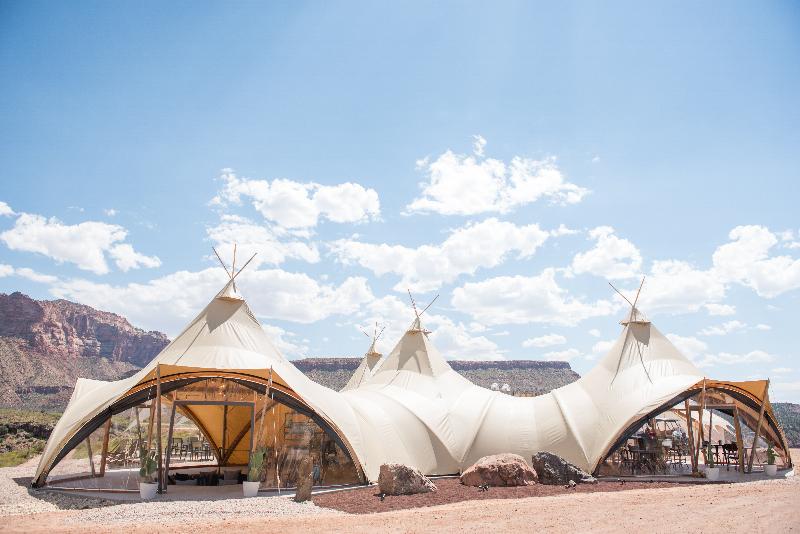 Отель Under Canvas Zion
