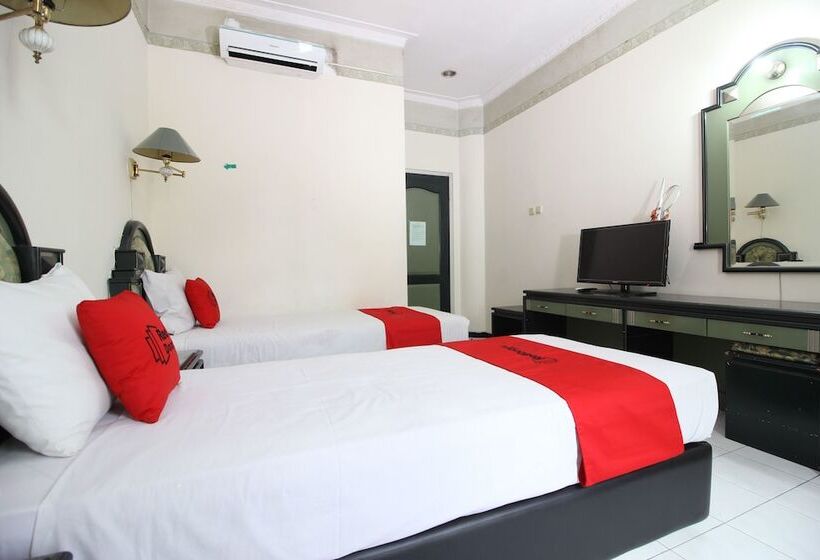 پانسیون Reddoorz Near Malioboro Mall