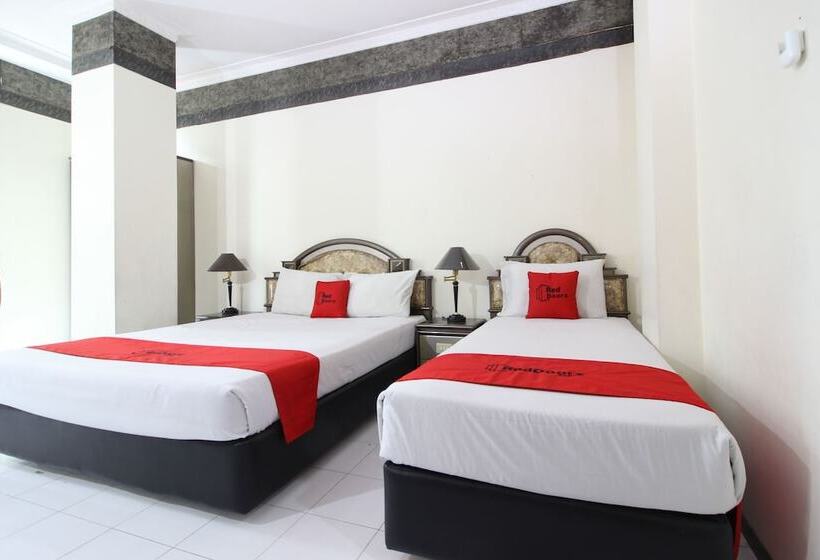 پانسیون Reddoorz Near Malioboro Mall