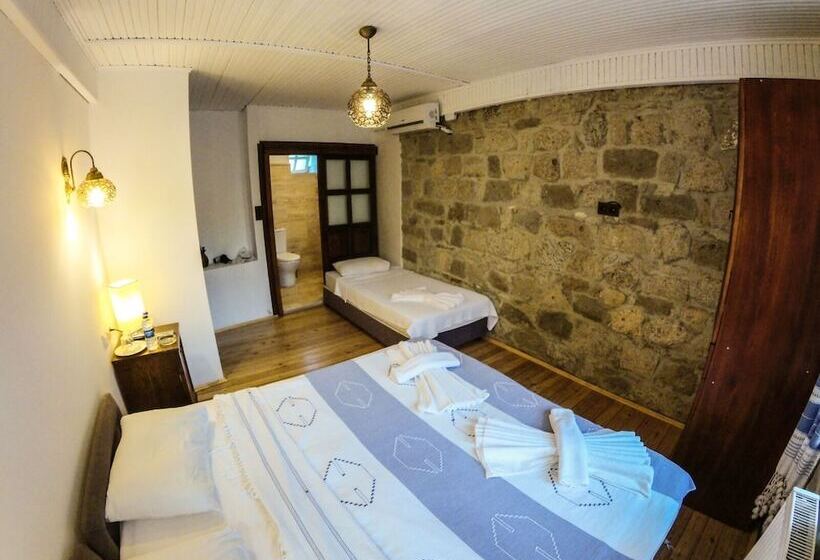 پانسیون Zeushan Kucuk Otel