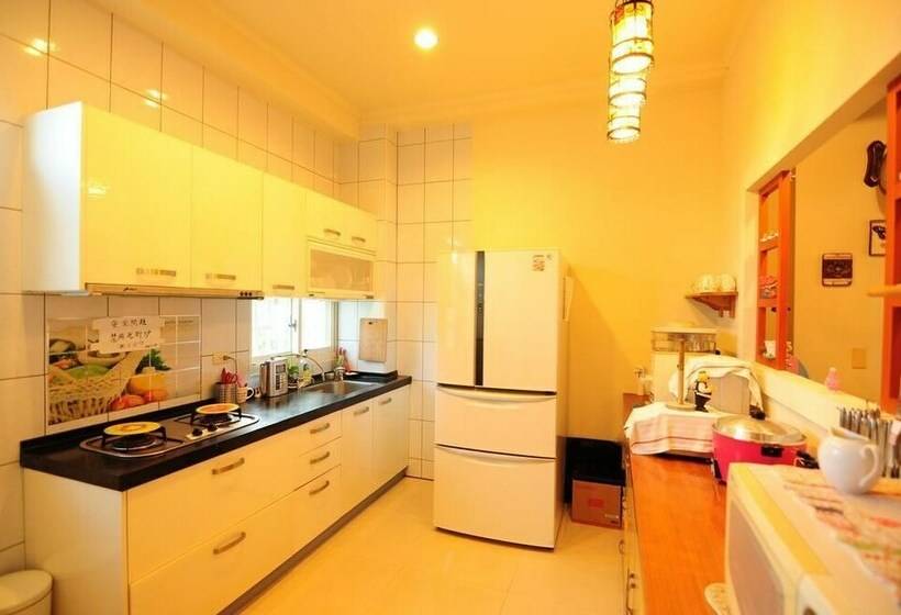 تختخواب و صبحانه Yilan Wind