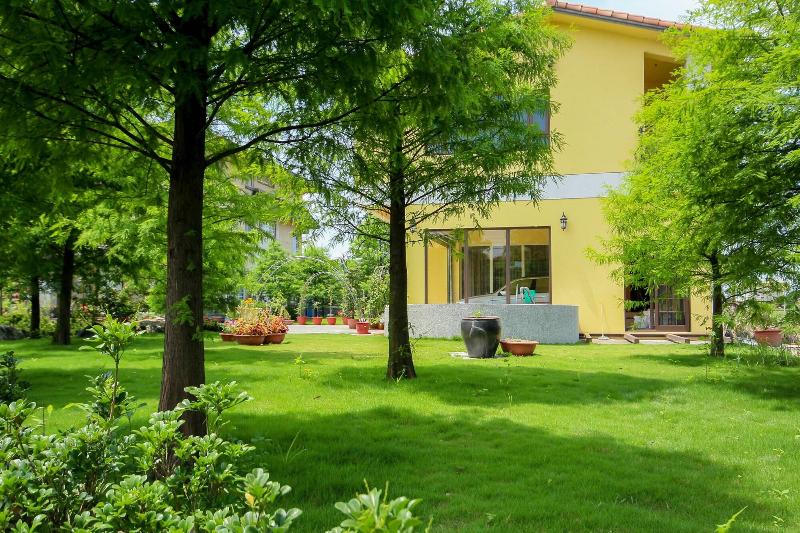 تختخواب و صبحانه Elegance House