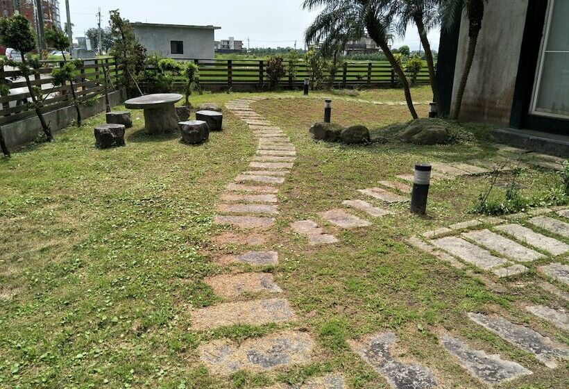 تختخواب و صبحانه Lu He Feng Homestay