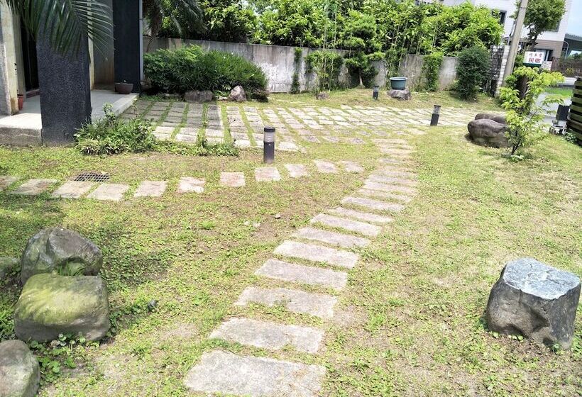 تختخواب و صبحانه Lu He Feng Homestay