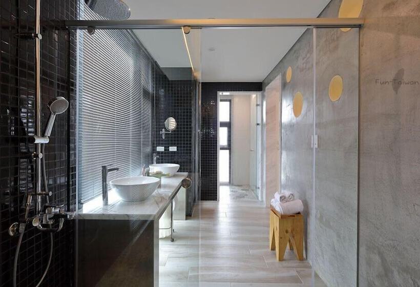 تختخواب و صبحانه Wo Club Hall