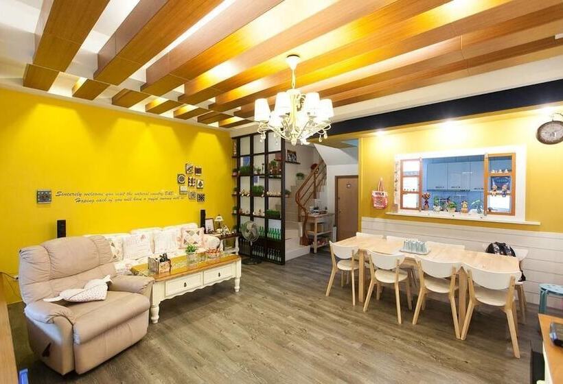 تختخواب و صبحانه Yilan Wind