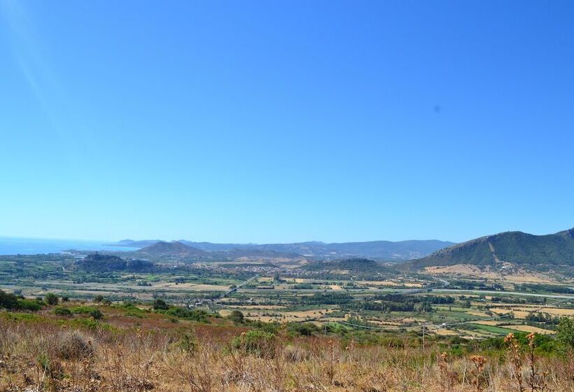 여관 Agriturismo Irghitula
