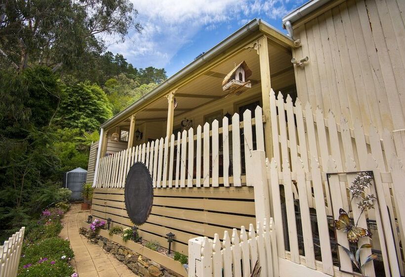 Хостел Mill House