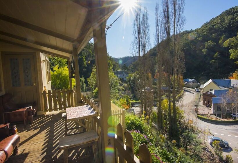 Хостел Mill House