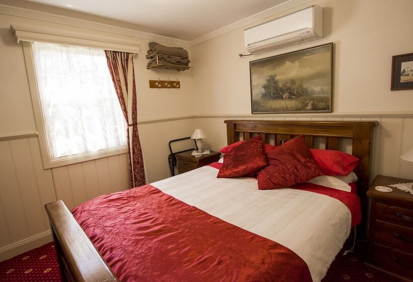 Хостел Mill House