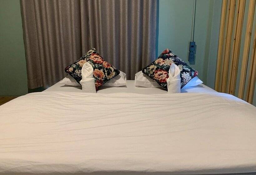 هتل Busket Hostel