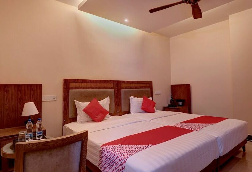 ホテル Genx By Oyo Rooms