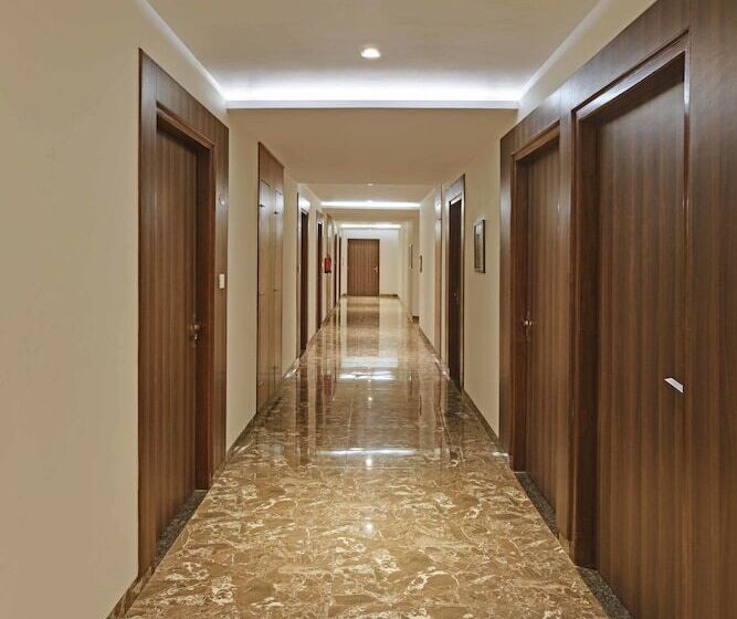 Hotel Highway King Behror Neemrana