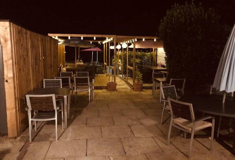 فندق Morleys Rooms   Located In The Heart Of Hurstpierpoint By Huluki Sussex Stays