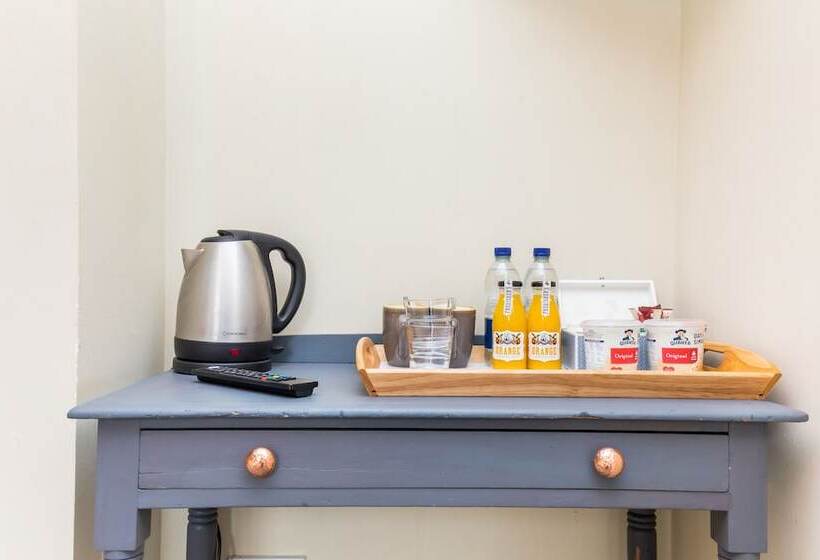 فندق Morleys Rooms   Located In The Heart Of Hurstpierpoint By Huluki Sussex Stays