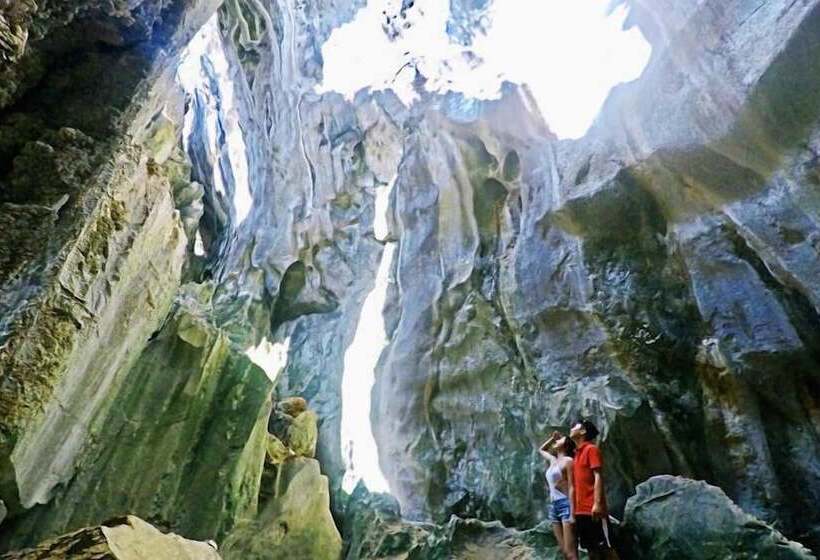 בית מלון כפרי Pangulatan Beach Resort