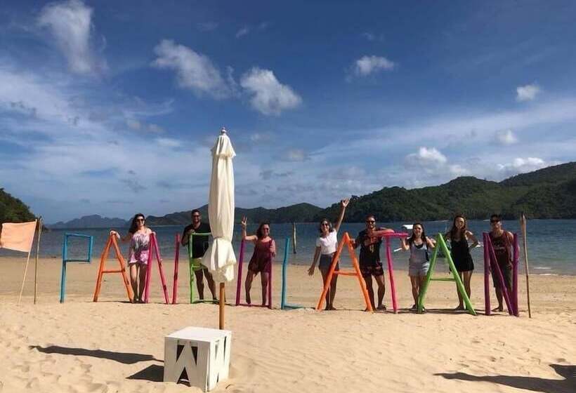 בית מלון כפרי Pangulatan Beach Resort