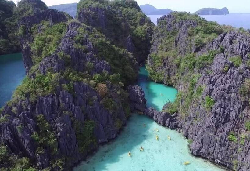 בית מלון כפרי Pangulatan Beach Resort