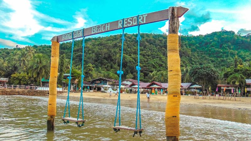 בית מלון כפרי Pangulatan Beach Resort