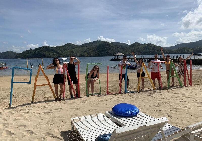 בית מלון כפרי Pangulatan Beach Resort