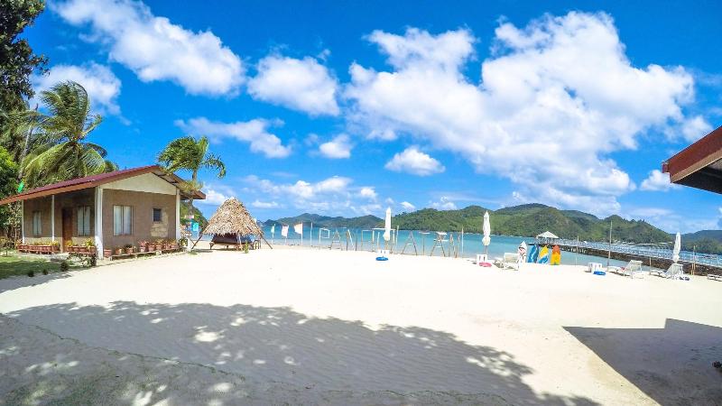 בית מלון כפרי Pangulatan Beach Resort