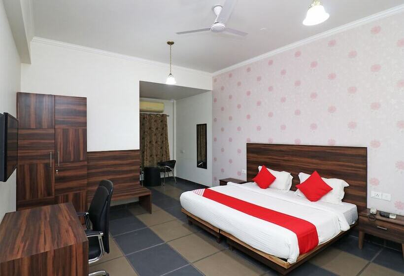 فندق Silver Star By Oyo Rooms