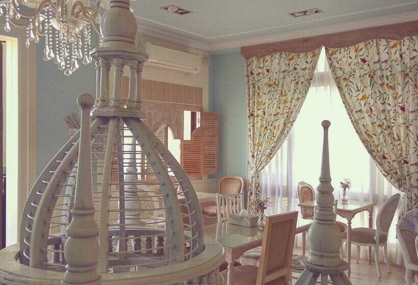 تختخواب و صبحانه Live For You