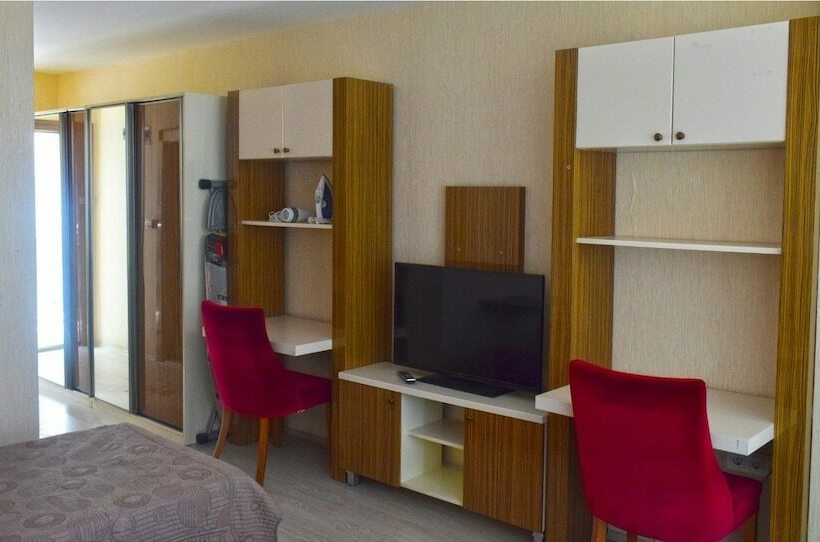 Shining Apart Otel