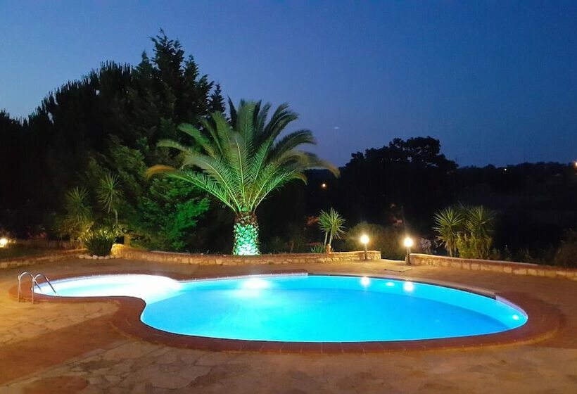 Urla Ciftlik Otel