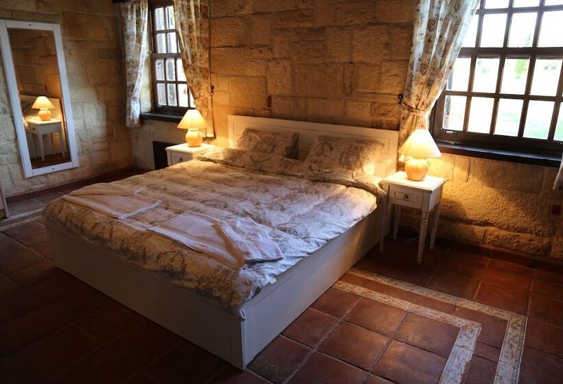 Urla Ciftlik Otel
