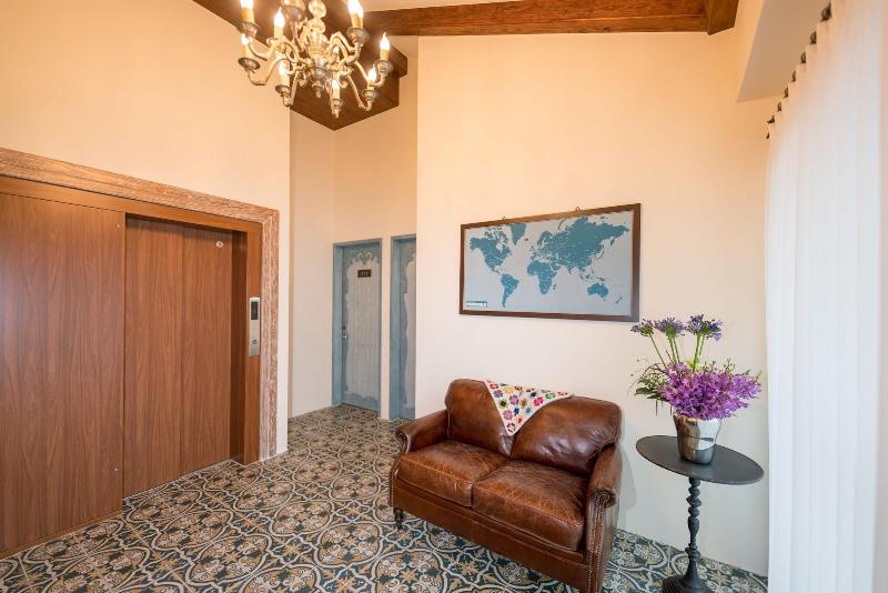 تختخواب و صبحانه R&j Guesthouse