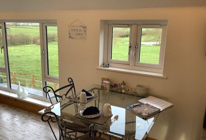 مبيت وإفطار Villa Farm Cottage