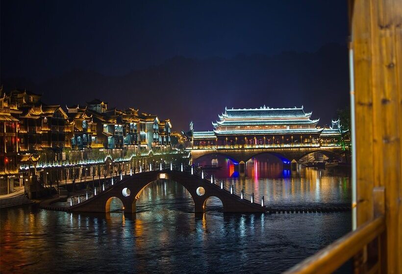 簡易ホテル Fenghuang Joy Riverview
