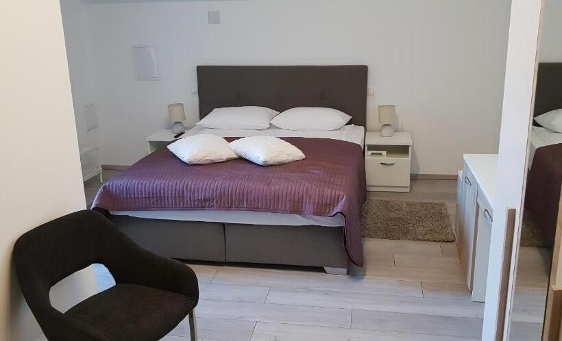 فندق فئة نجمة واحدة Ke To Zagreb Airport Rooms