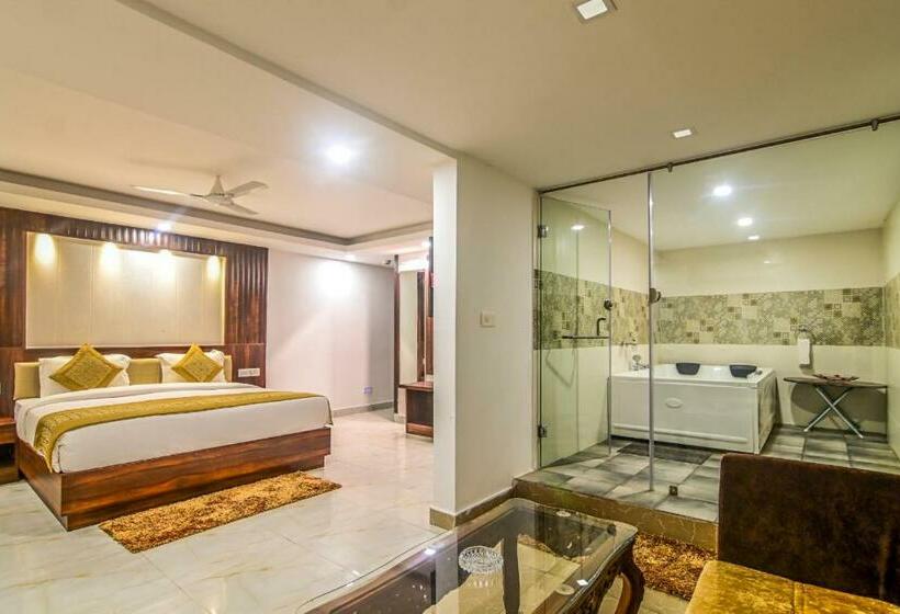 هتل De Falcon Goa Beach Resort