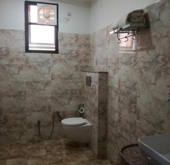 فندق Dhanraj Palace